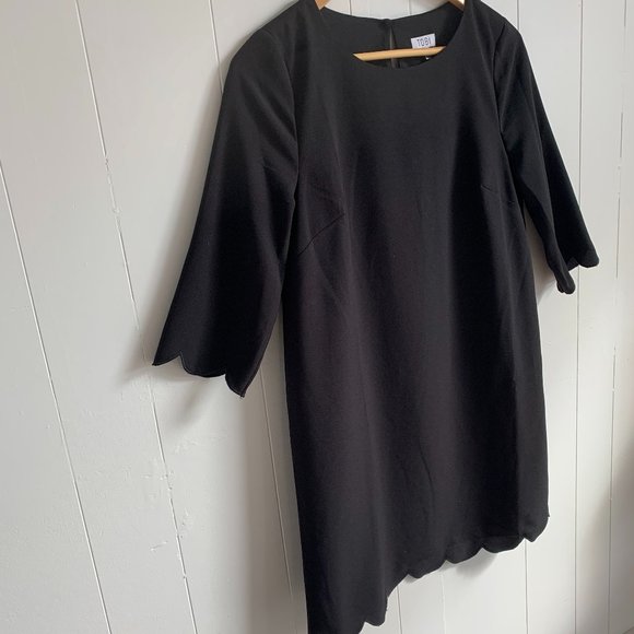 Beautiful Little Black Dress - Picture 4 of 12